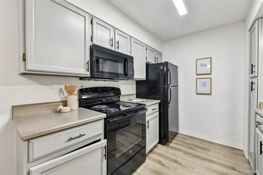 1075 S Elkhart Way Aurora CO 80012