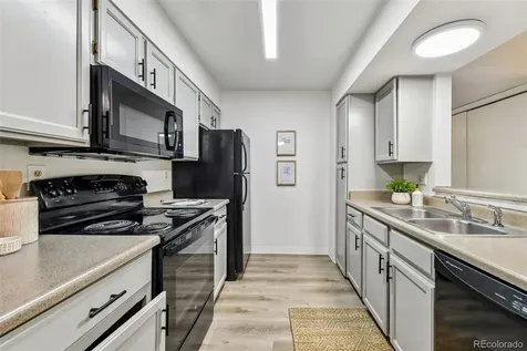 1075 S Elkhart Way Aurora CO 80012