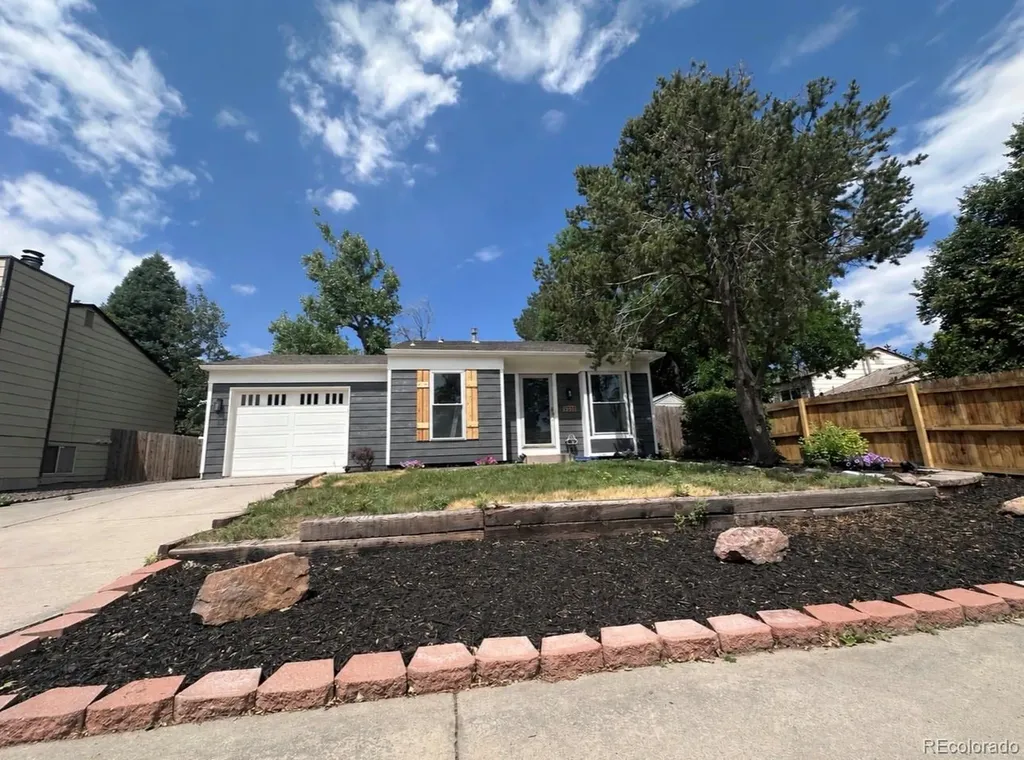 1985 Cathay Street Aurora CO 80011