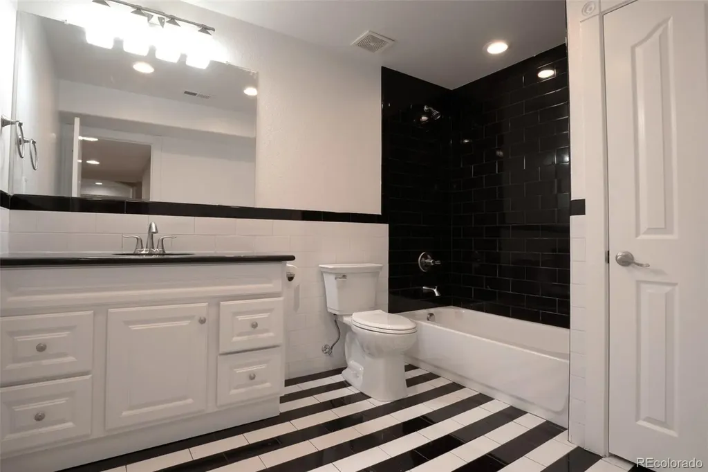 9764 Joplin Street Commerce City CO 80022
