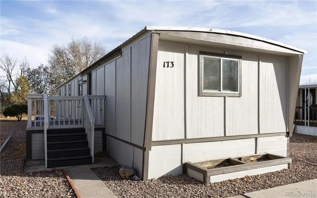 1095 Western Dr Drive Colorado Springs CO 80915