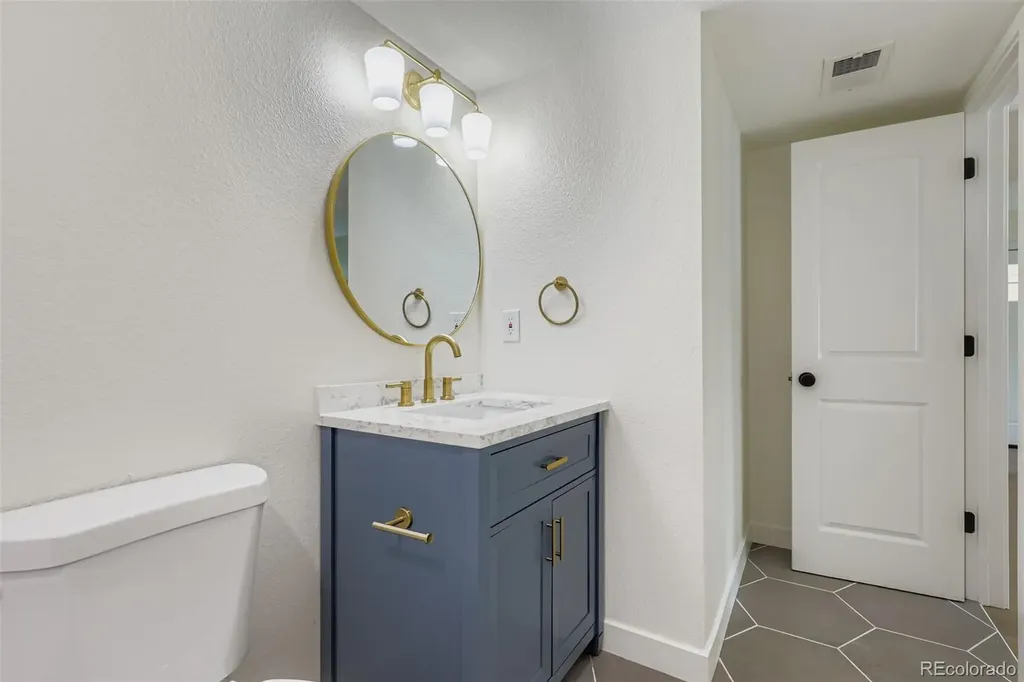 8555 Fairmount Drive Denver CO 80247