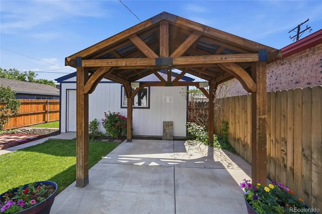 3022 S Acoma Street Englewood CO 80110