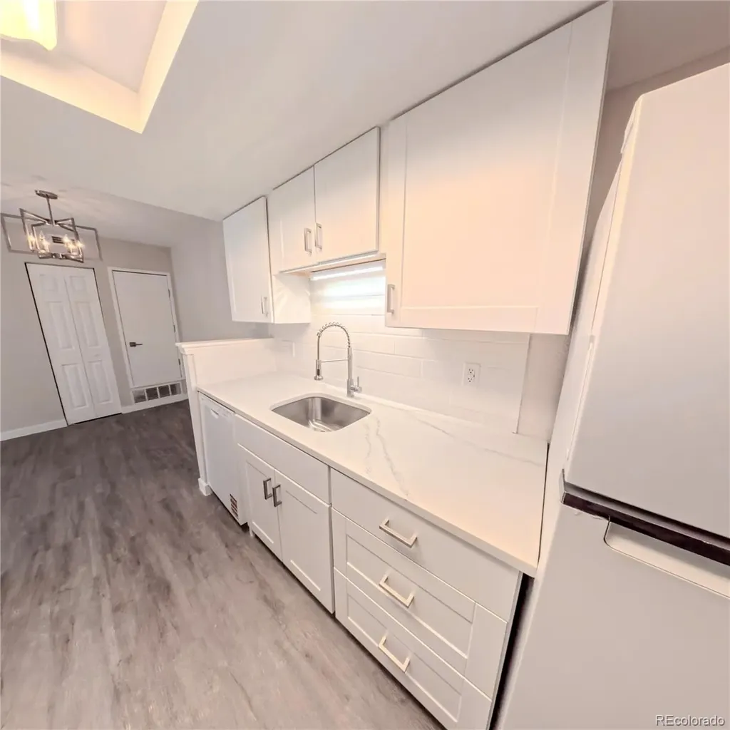 8335 Fairmount Drive Denver CO 80247