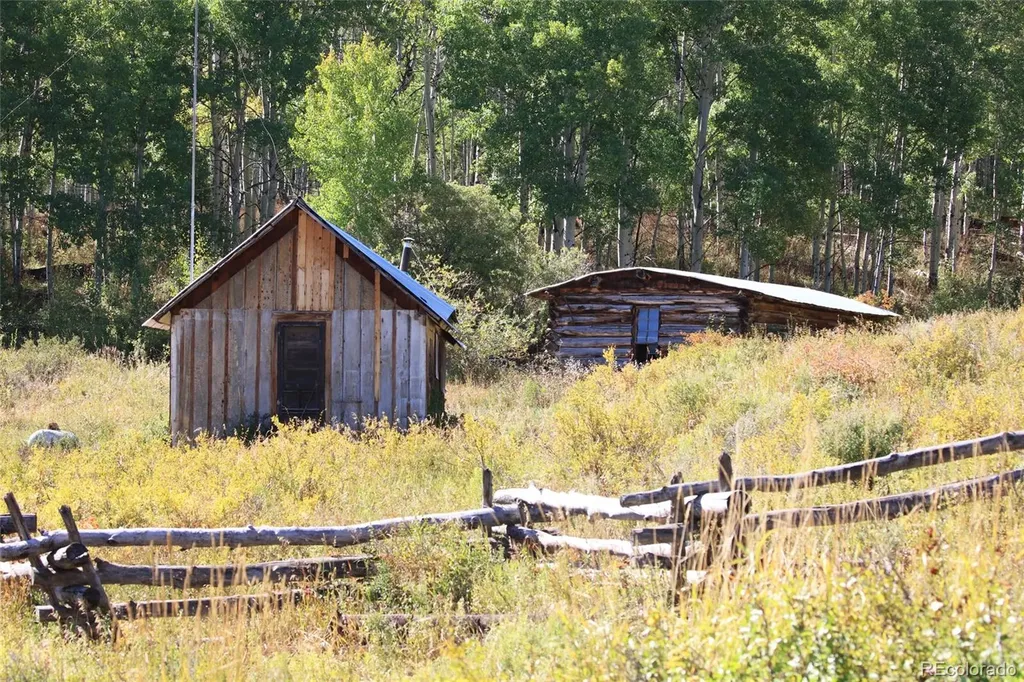 2586 26 1/10 Road Gateway CO 81522