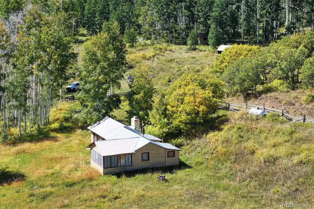 2586 26 1/10 Road Gateway CO 81522