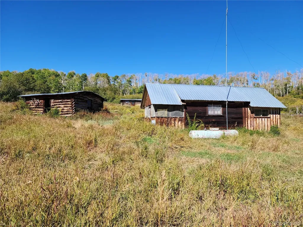 2586 26 1/10 Road Gateway CO 81522