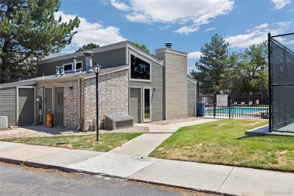 3409 S Ammons Street Denver CO 80227