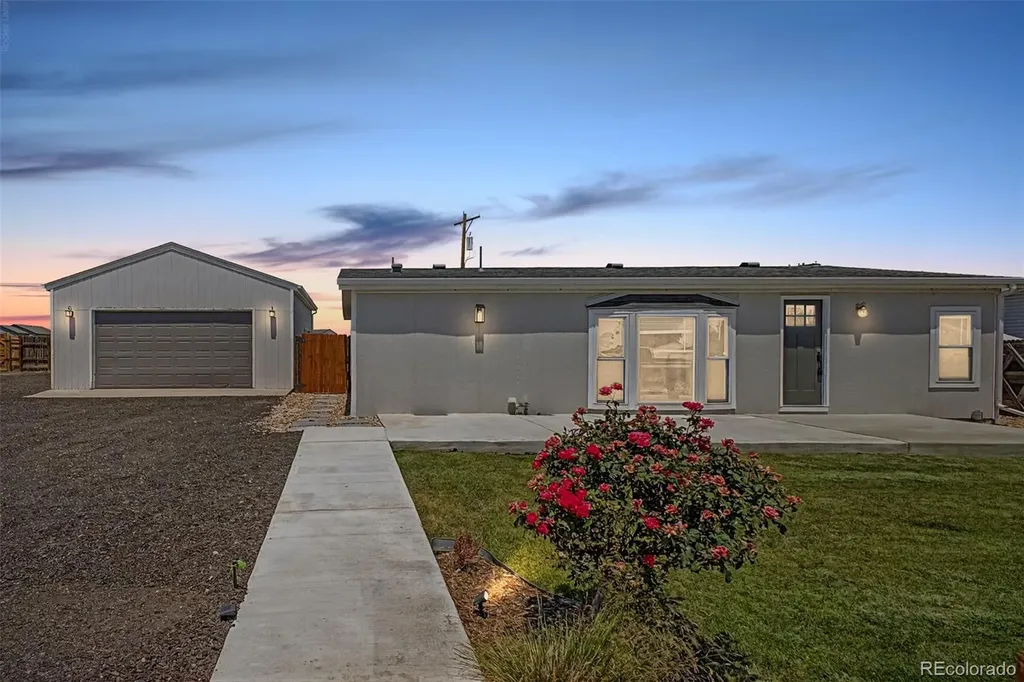 325 E Kipp Avenue Keenesburg CO 80643