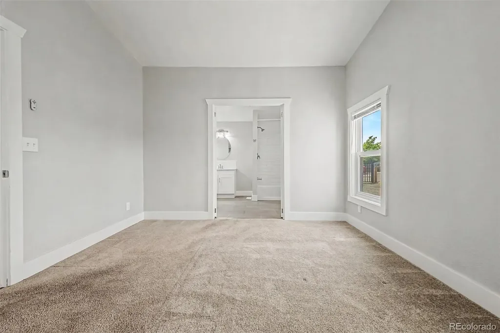 325 E Kipp Avenue Keenesburg CO 80643