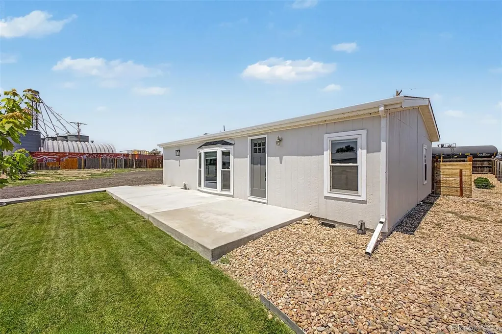 325 E Kipp Avenue Keenesburg CO 80643