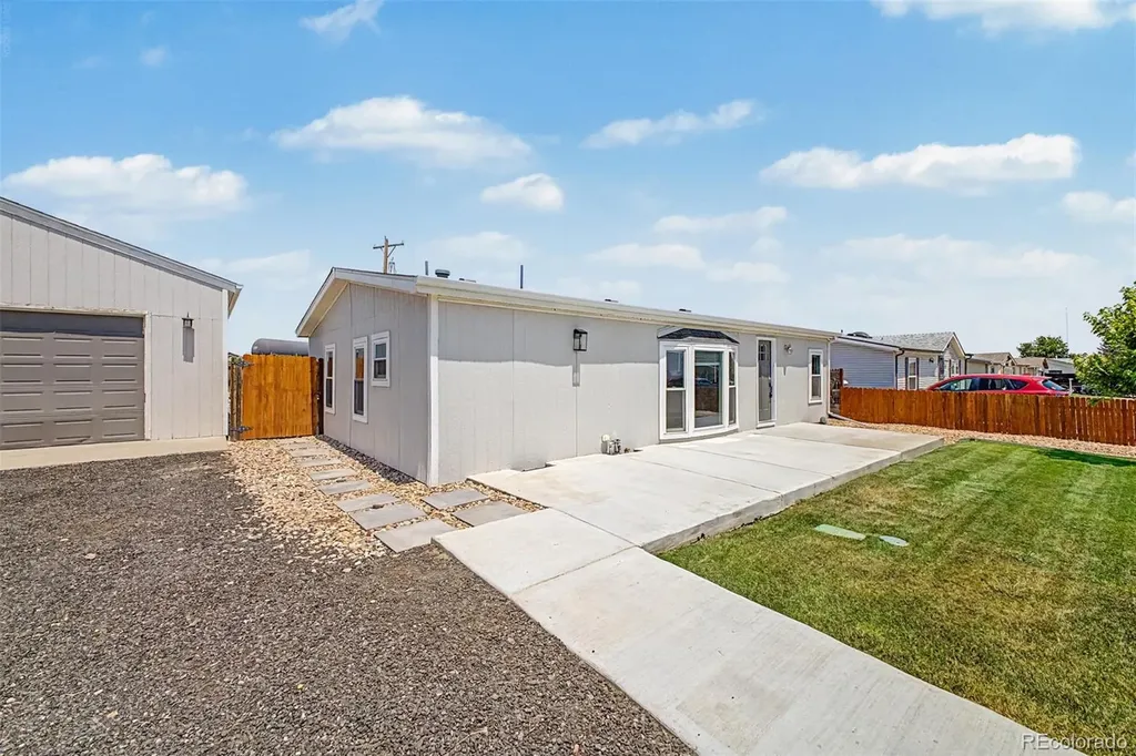 325 E Kipp Avenue Keenesburg CO 80643