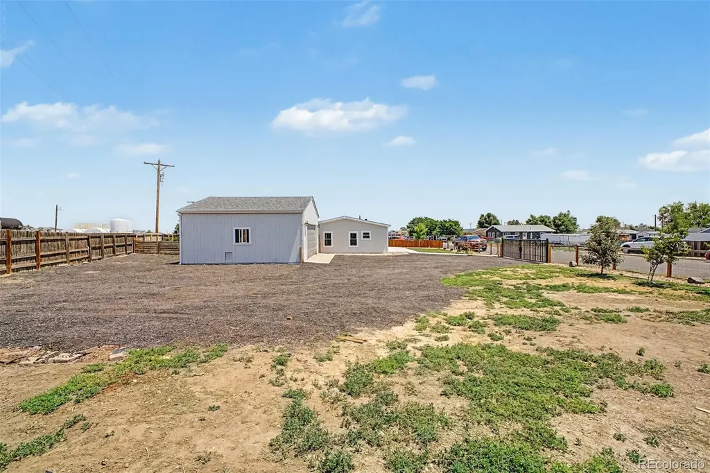 325 E Kipp Avenue Keenesburg CO 80643