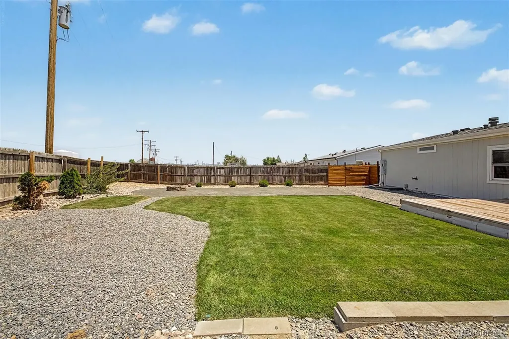 325 E Kipp Avenue Keenesburg CO 80643