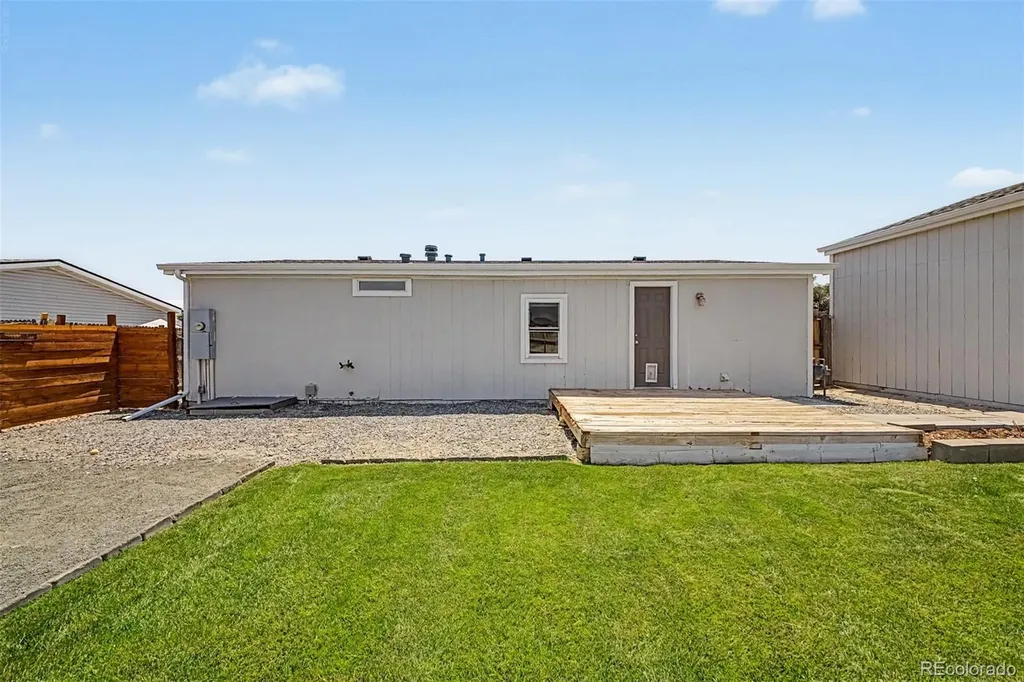 325 E Kipp Avenue Keenesburg CO 80643
