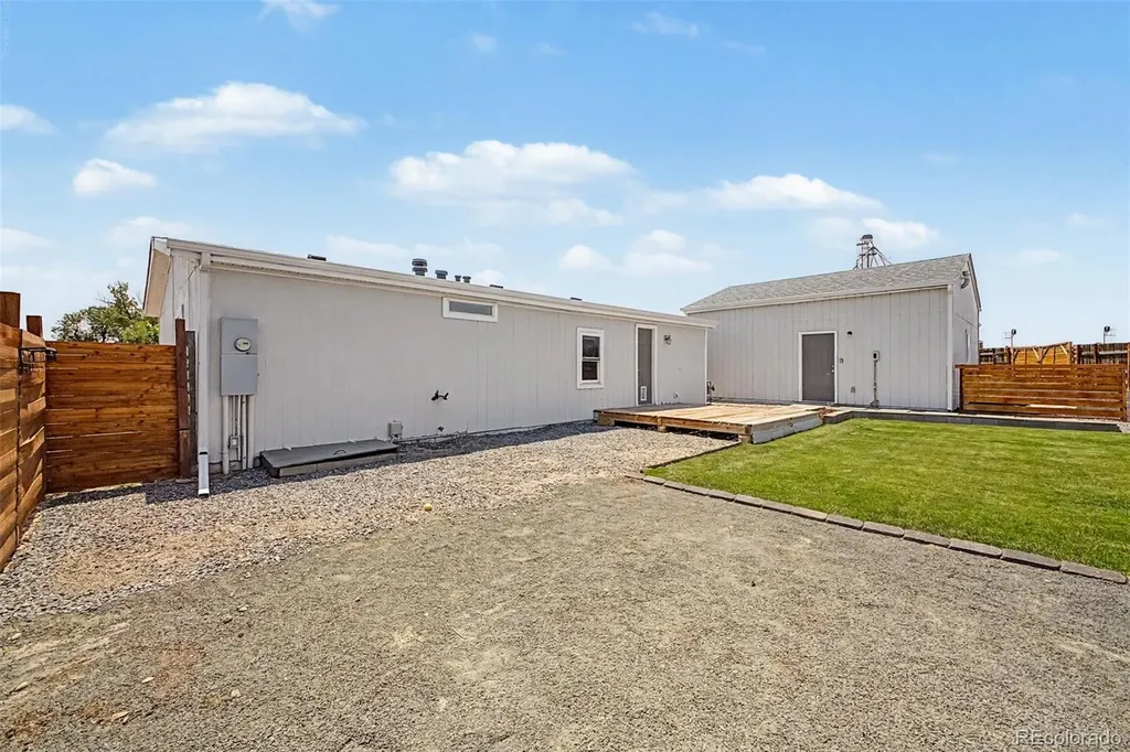 325 E Kipp Avenue Keenesburg CO 80643