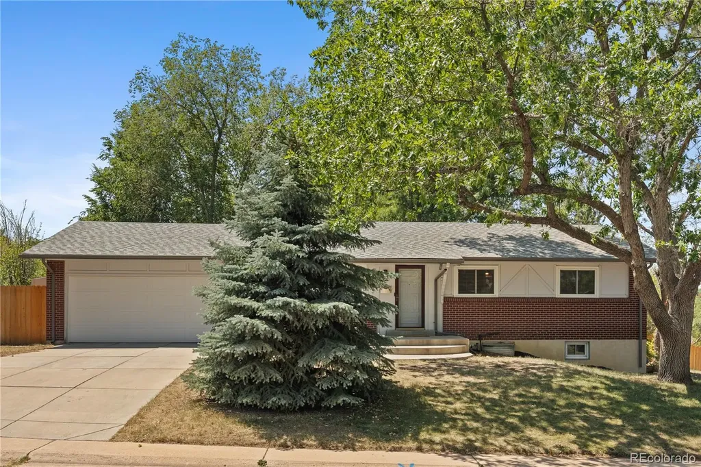 8206 E Lehigh Avenue Denver CO 80237