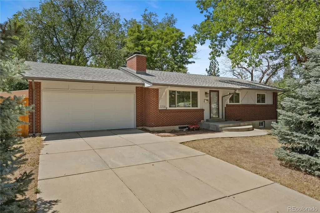 8206 E Lehigh Avenue Denver CO 80237