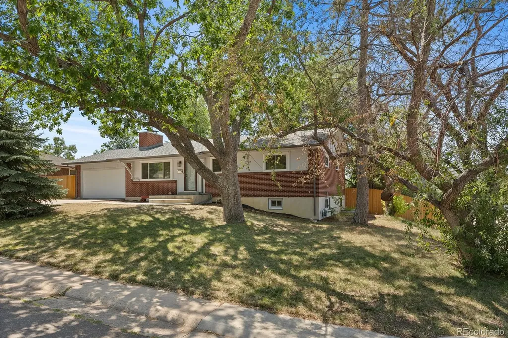 8206 E Lehigh Avenue Denver CO 80237