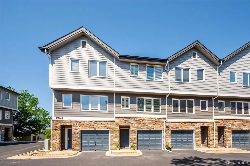 2947 W Riverwalk Circle Littleton CO 80123