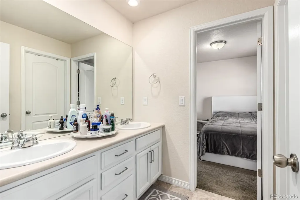 21074 E Doane Place Aurora CO 80013
