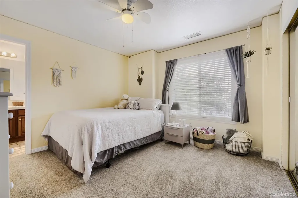 9393 S Holland Way Littleton CO 80127