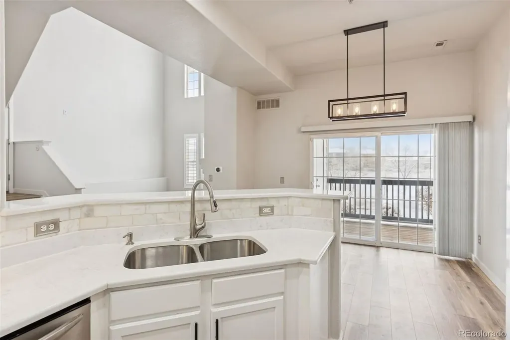 8944 Fox Drive Denver CO 80260