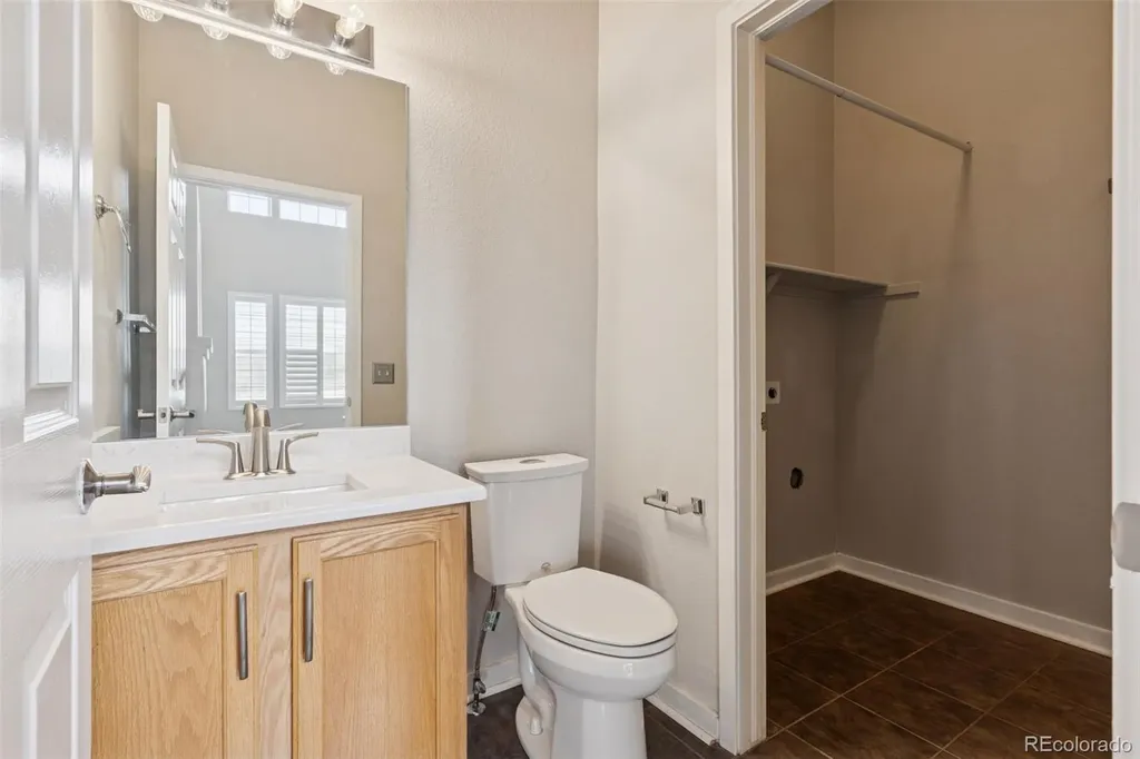 8944 Fox Drive Denver CO 80260