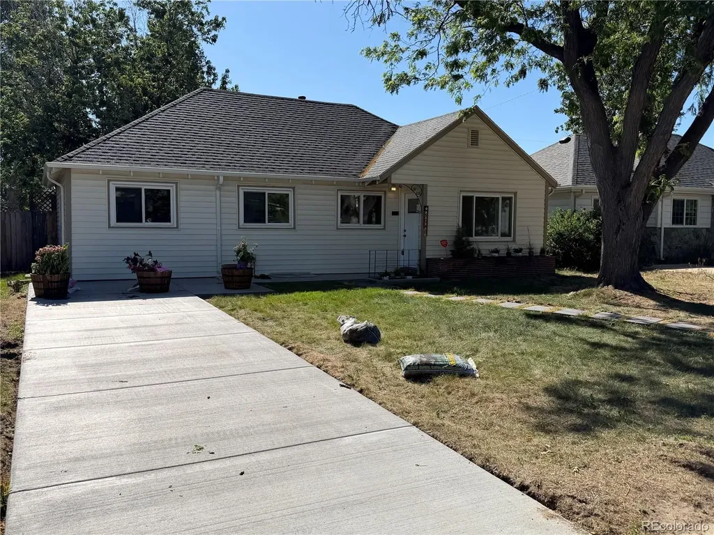 5040 Elm Court Denver CO 80221