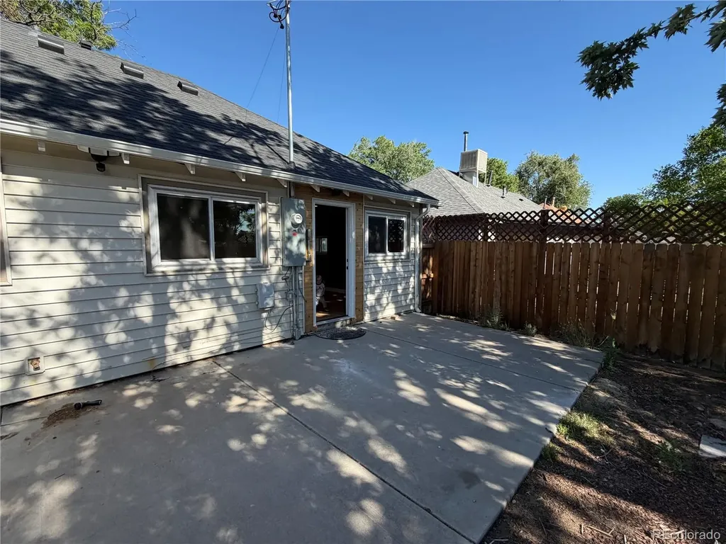 5040 Elm Court Denver CO 80221