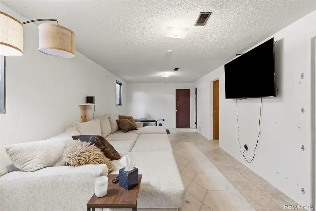 4002 Shelley Avenue Colorado Springs CO 80910