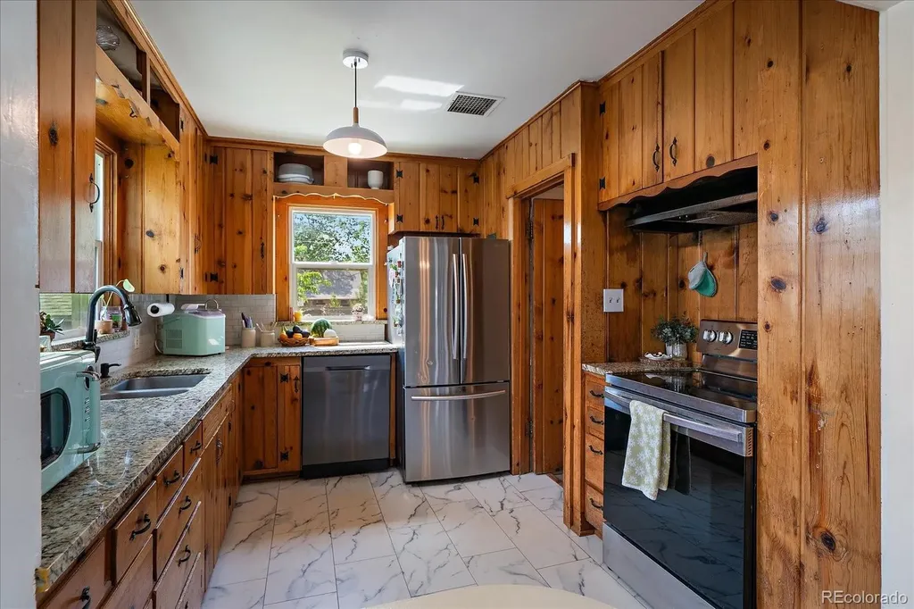 3761 S Bannock Street Englewood CO 80110