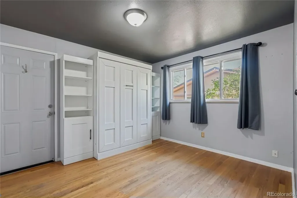 382 Zion Street Aurora CO 80011