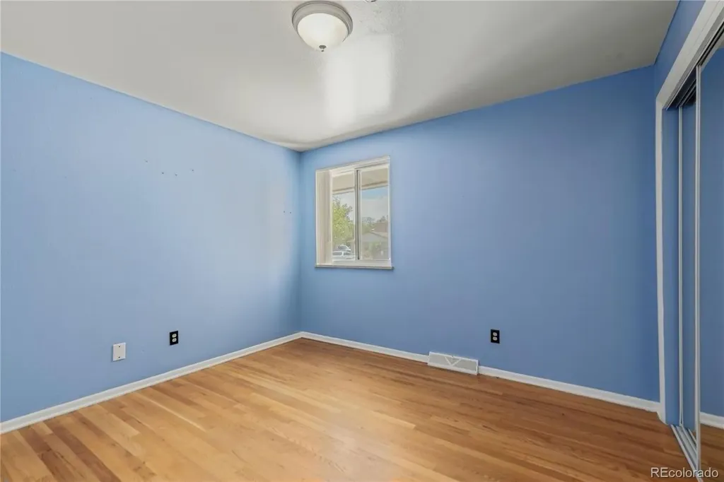 382 Zion Street Aurora CO 80011