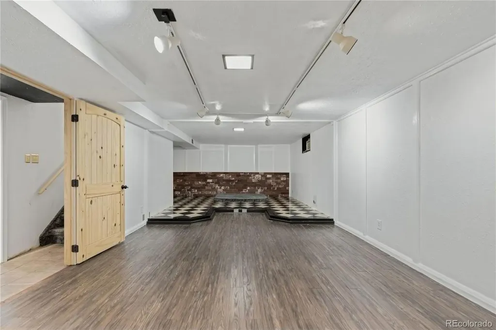 382 Zion Street Aurora CO 80011