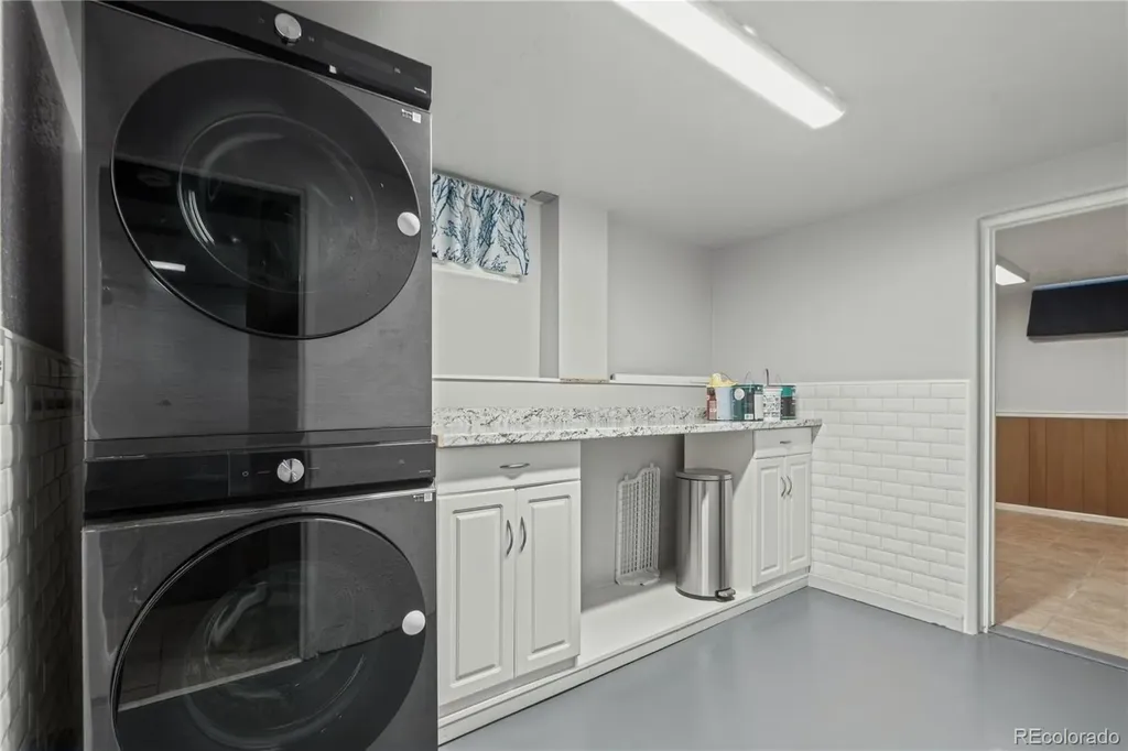 382 Zion Street Aurora CO 80011