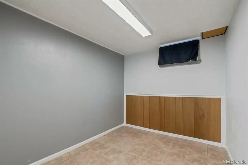 382 Zion Street Aurora CO 80011