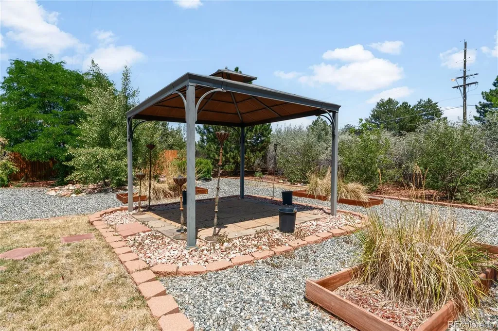 382 Zion Street Aurora CO 80011
