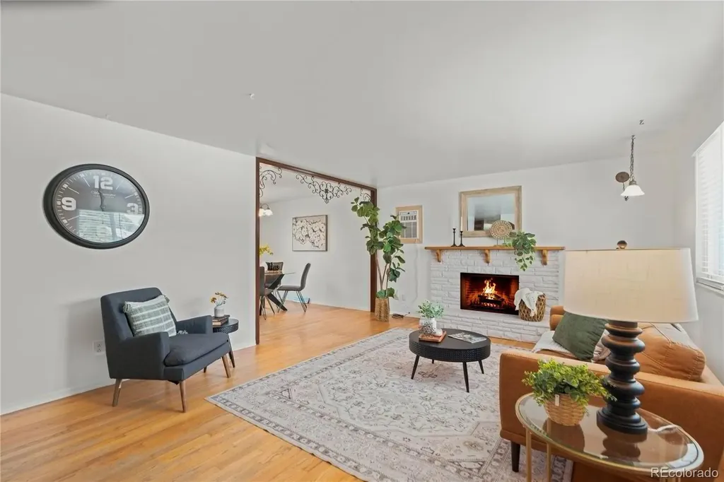382 Zion Street Aurora CO 80011