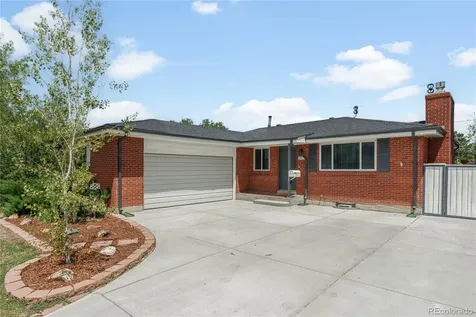 382 Zion Street Aurora CO 80011