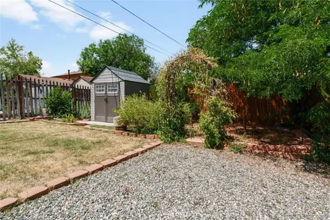 382 Zion Street Aurora CO 80011