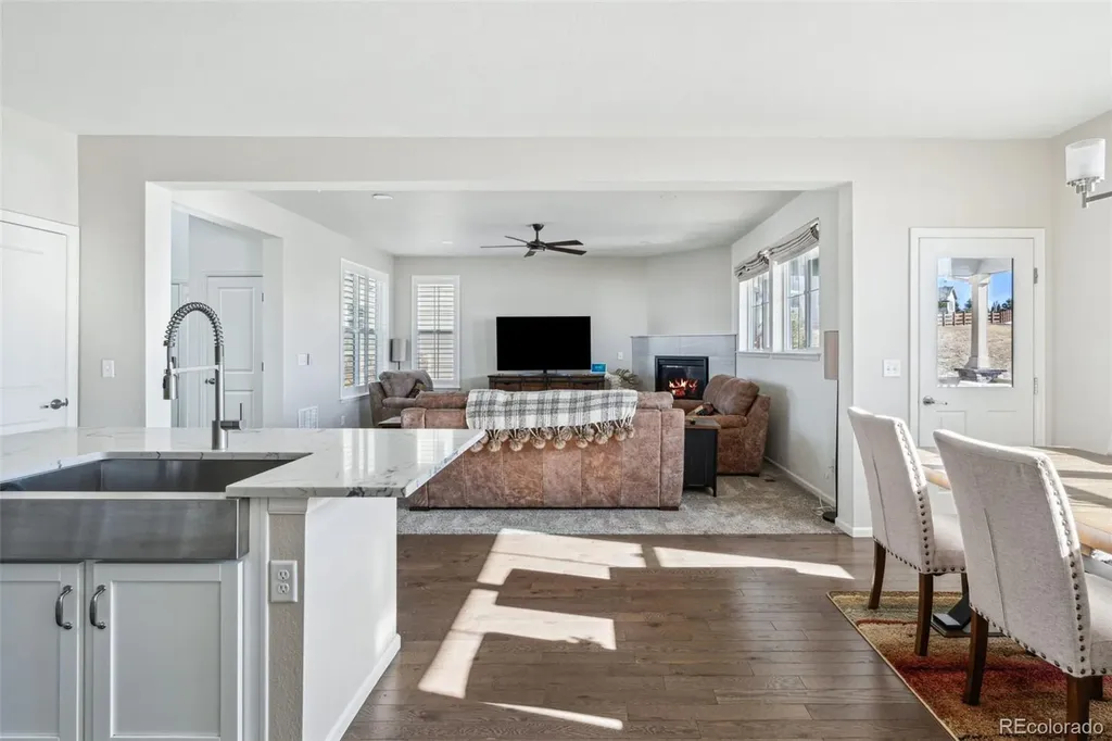 8086 S Grand Baker Way Aurora CO 80016