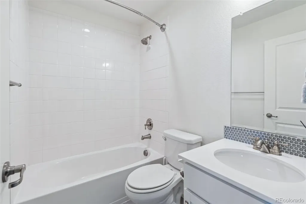 8086 S Grand Baker Way Aurora CO 80016