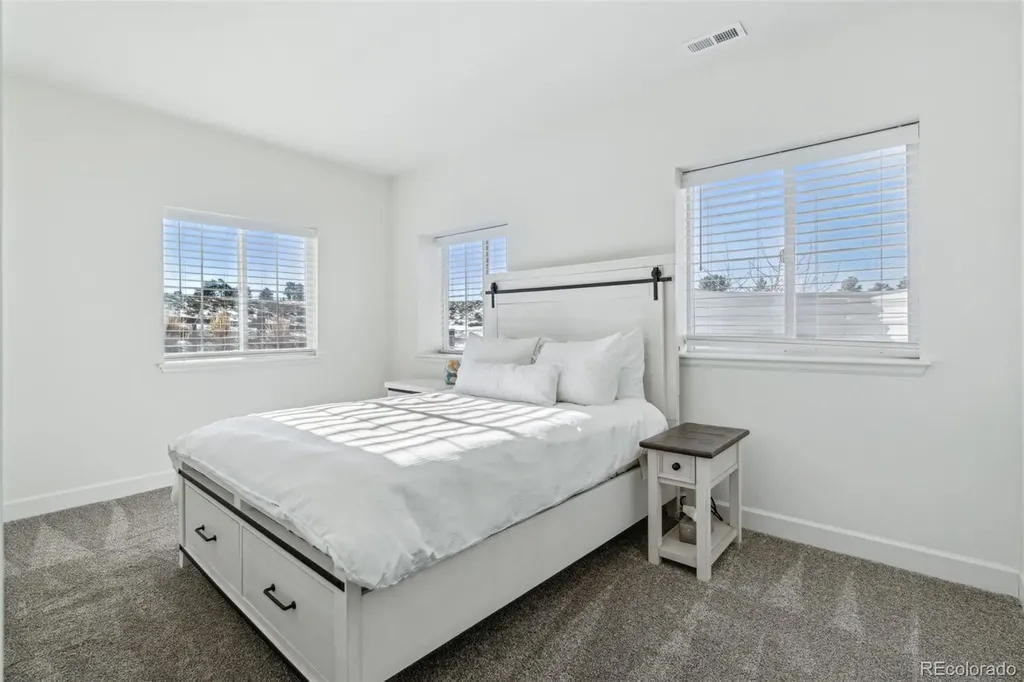8086 S Grand Baker Way Aurora CO 80016