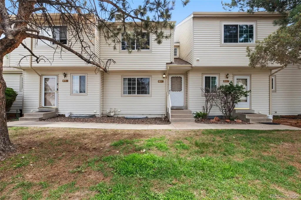 4231 S Mobile Circle Aurora CO 80013