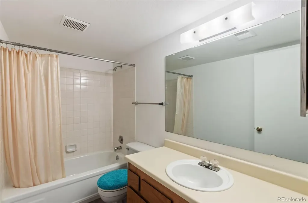 4231 S Mobile Circle Aurora CO 80013