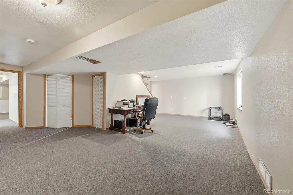 2307 Frontier Street Longmont CO 80501
