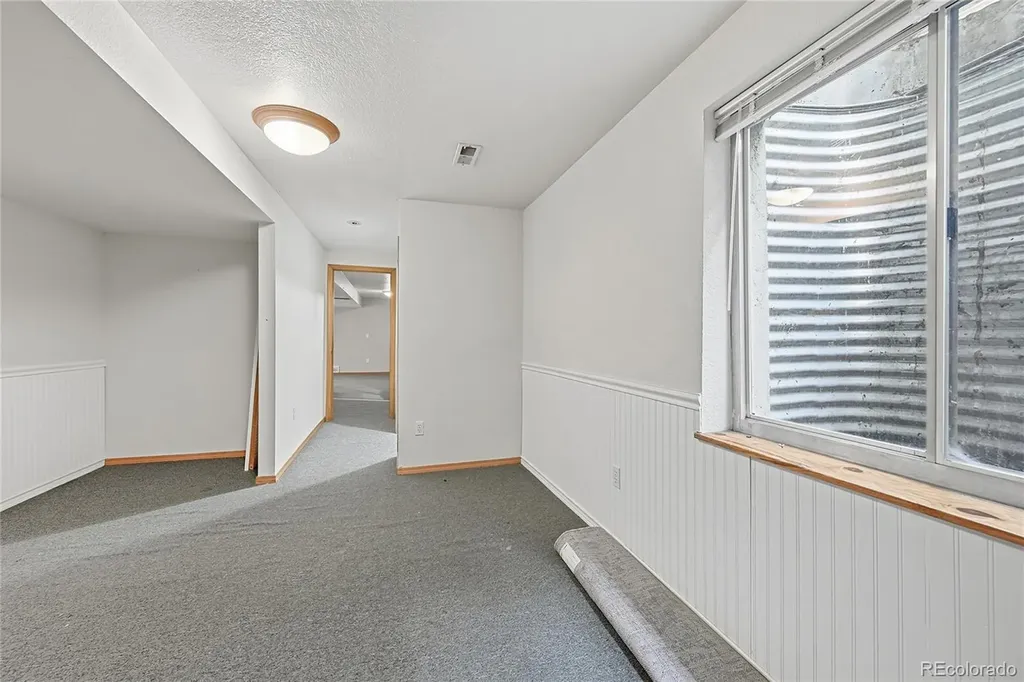 2307 Frontier Street Longmont CO 80501