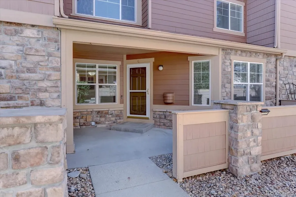 5733 S Addison Court Aurora CO 80016