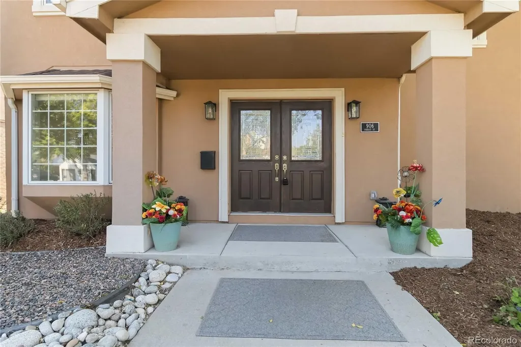 906 Forest Street Denver CO 80220
